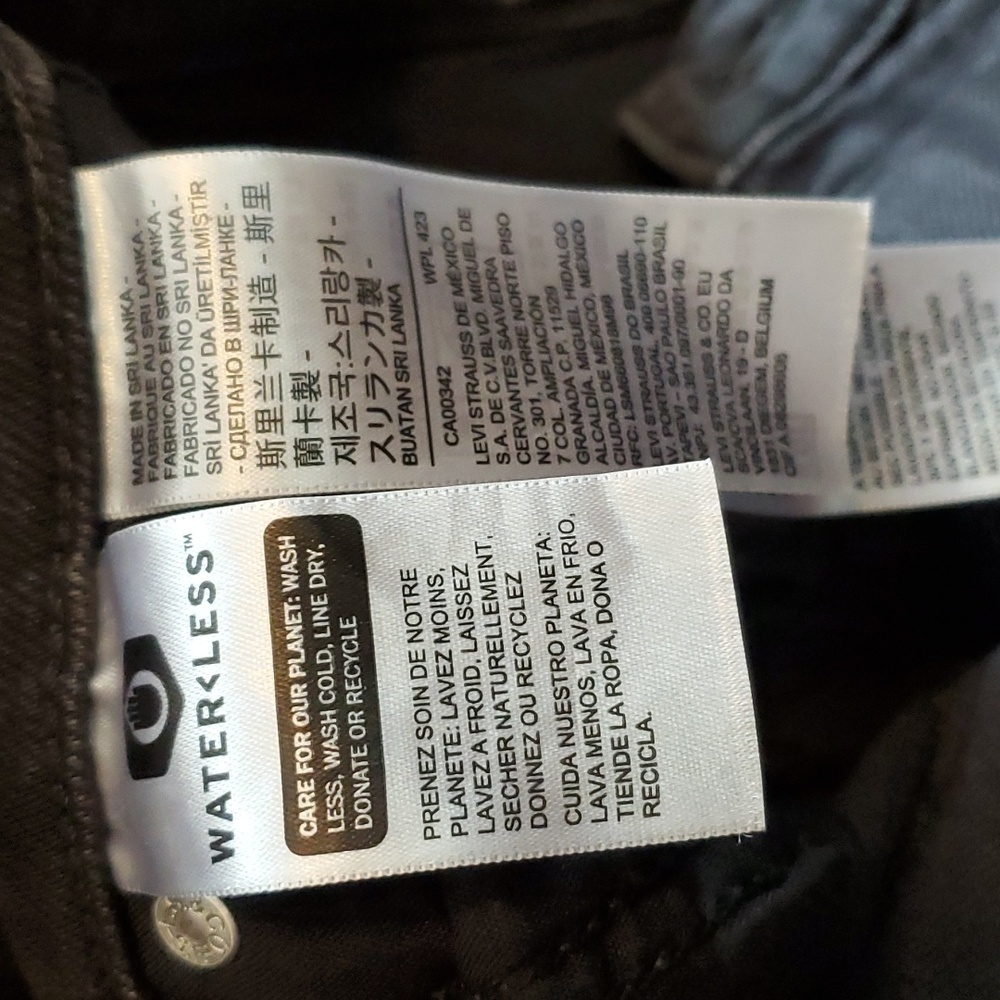 Levi's Silver Tab Mom Jeans - Picture 6 of 6